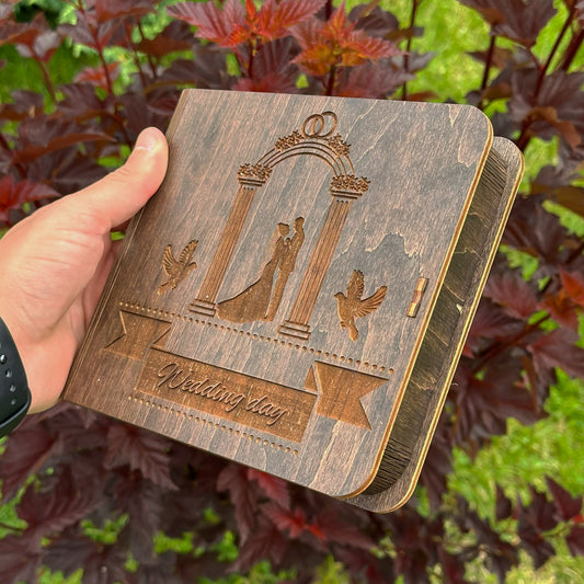 Cutie din lemn pentru hard extern