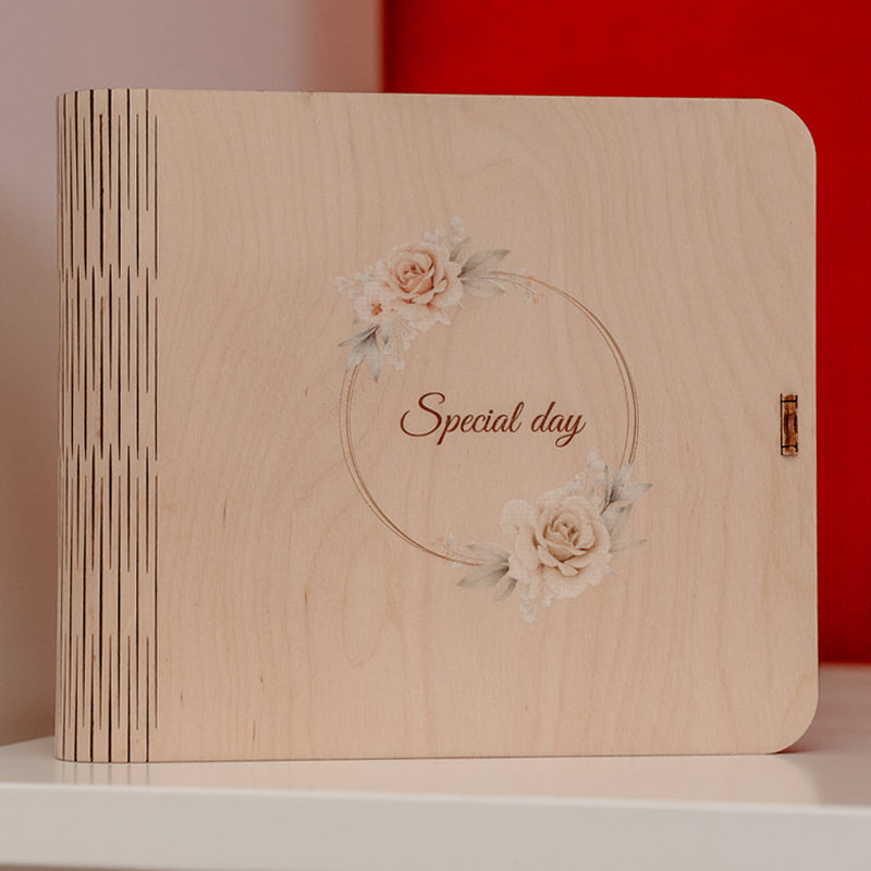 Cutie din lemn pentru stick și poze 10/15 cm, model carte