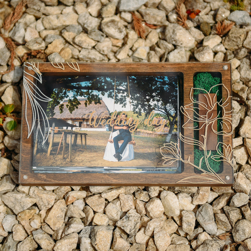 Cutie din lemn pentru stick și poze cu capac din plexiglas