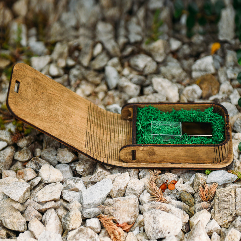 Cutie din placaj pentru stick usb