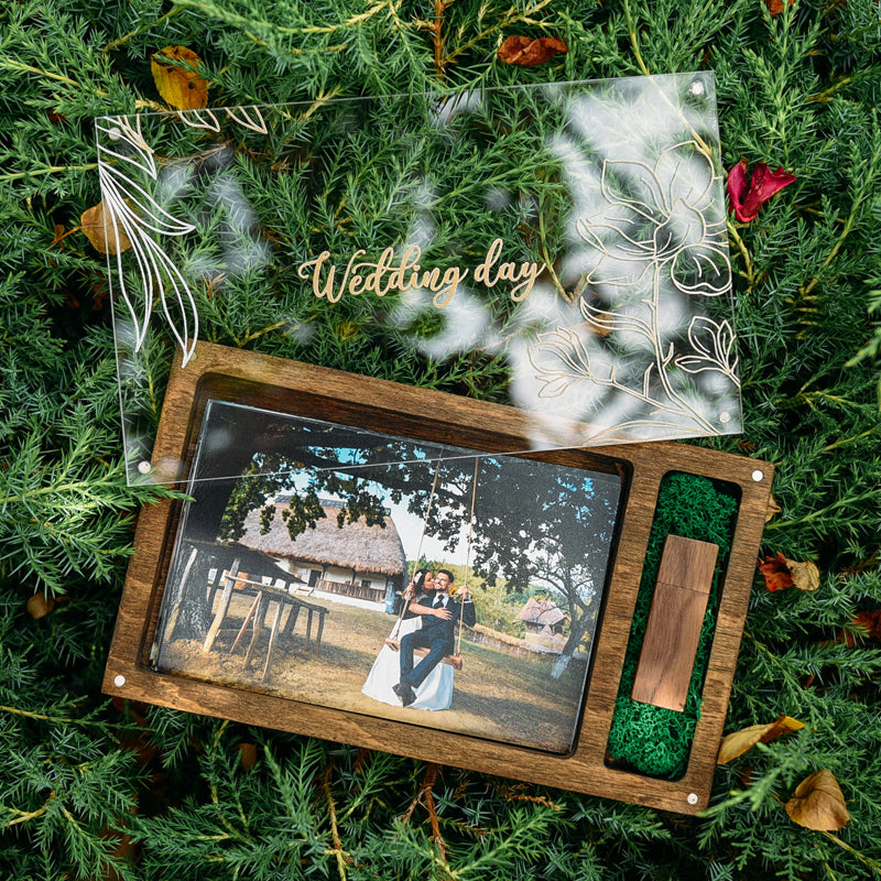 Cutie din lemn pentru stick și poze cu capac din plexiglas