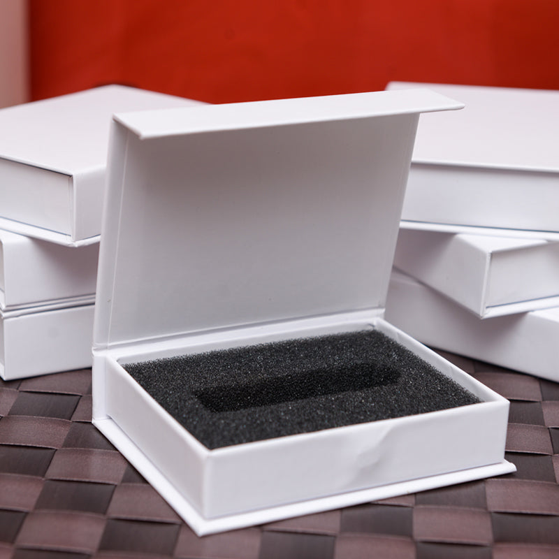 Cutie simpla alba pentru usb memory