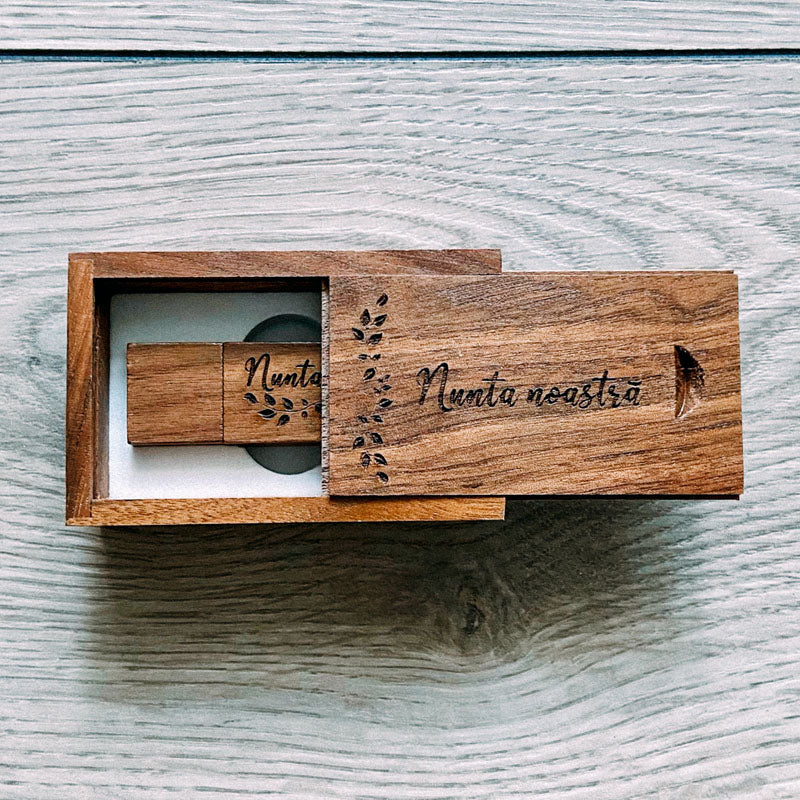 cutie lemn stick usb