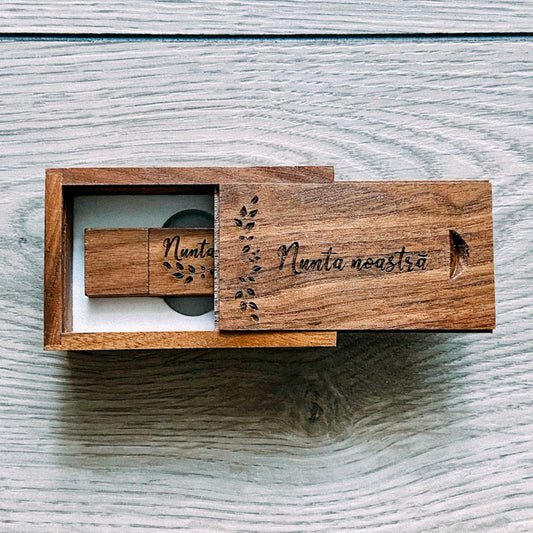 cutie lemn stick usb