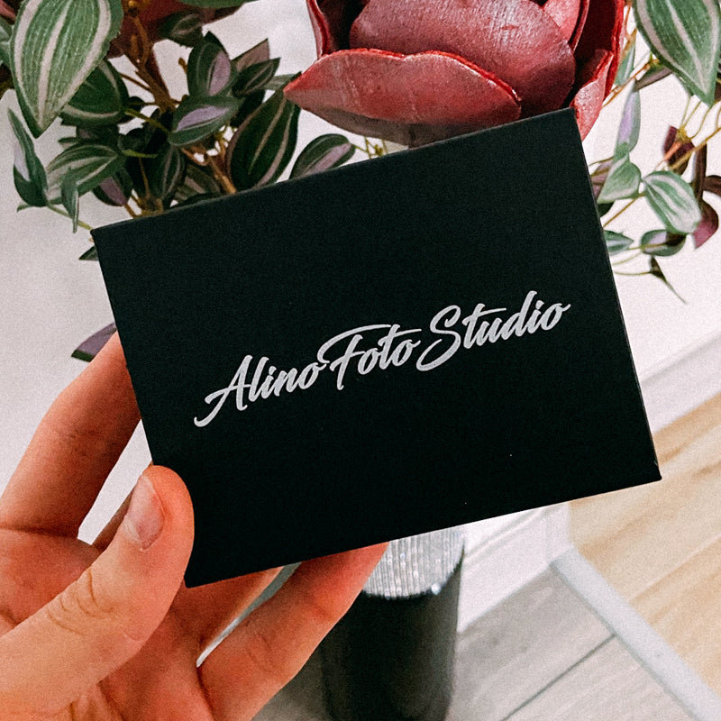 cutie cu logo pentru fotografi